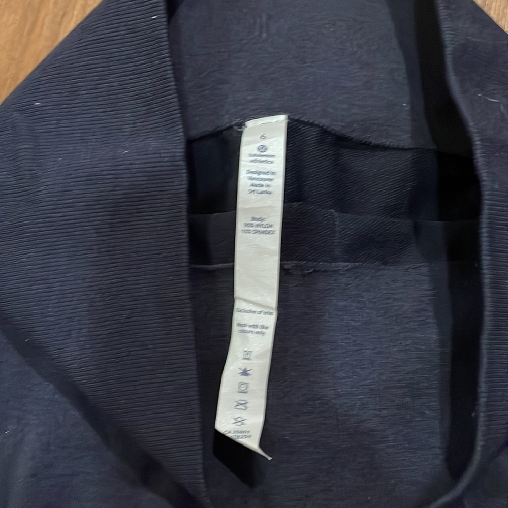 Navy Blue Scrunch Lululemon Leggings - Picture 3 of 3